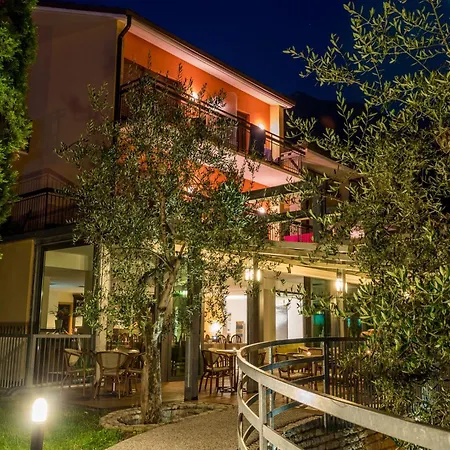 Hotel Les 3*