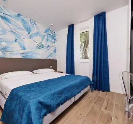 Hotel Les 3*